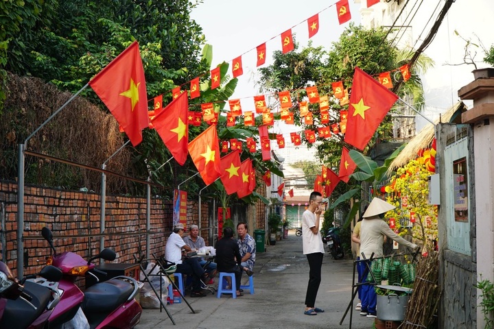 HCM City alleys get new face for Tet - 1 HCM City alleys get new face for Tet - 1