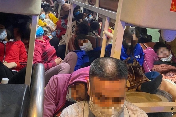 Overloaded holiday passenger buses inspected - 2 Overloaded holiday passenger buses inspected - 2