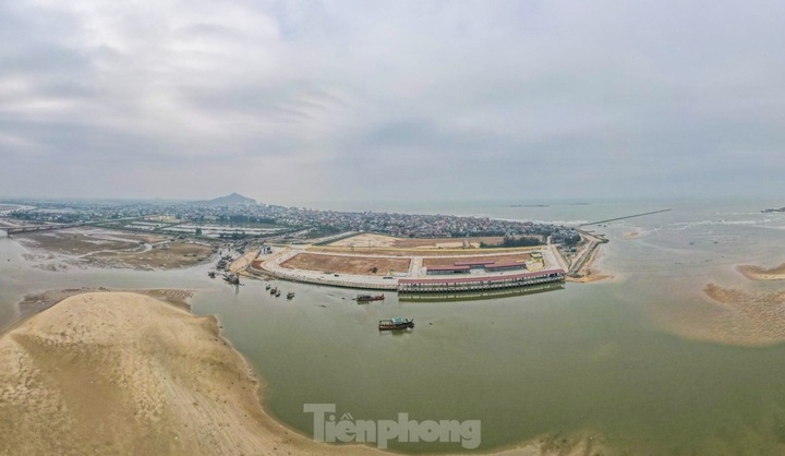 VND280 billion fishing port in Ha Tinh set to begin operations - 8