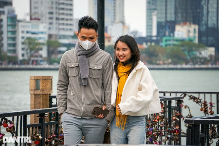 Love lock bridge on Danang river - 2 Love lock bridge on Danang river - 2