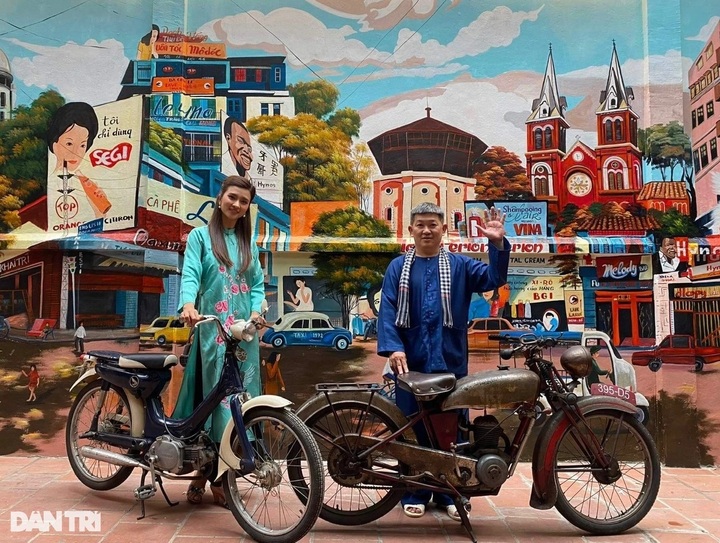 HCM City coffee shop houses 10,000 antiques - 2 HCM City coffee shop houses 10,000 antiques - 2