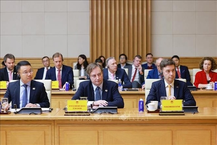 Vietnam welcomes European firms for shared successes: PM - 3