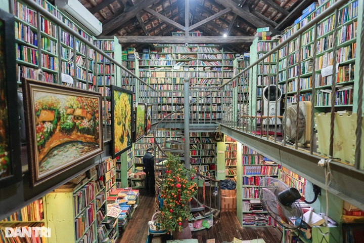 Hanoi homestay featuring tens of thousands of books becomes a sensation - 1 Hanoi homestay featuring tens of thousands of books becomes a sensation - 1