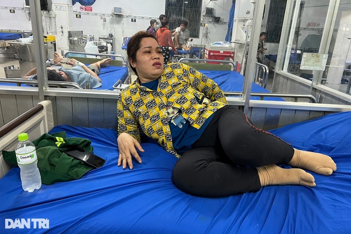 Woman dies after car hits 10 motorbikes in HCM City - 3 Woman dies after car hits 10 motorbikes in HCM City - 3