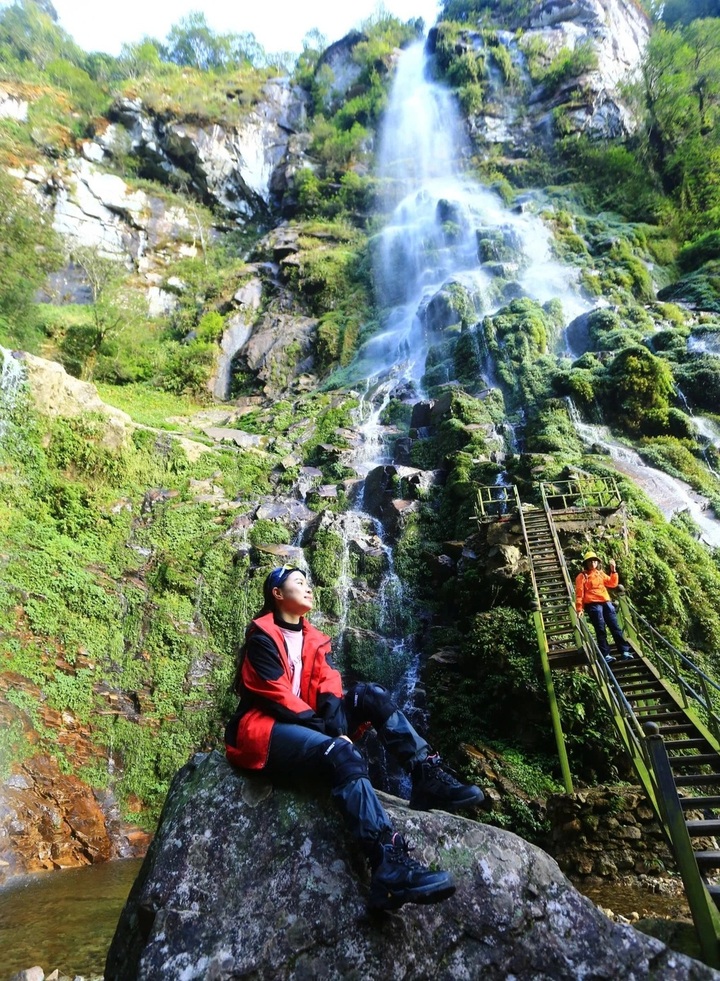 Lao Cai waterfall captivates visitors - 4