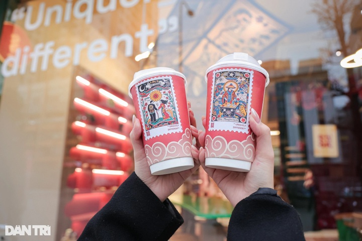 Hanoi café draws crowds with Dong Ho folk painting signage - 10 Hanoi café draws crowds with Dong Ho folk painting signage - 10