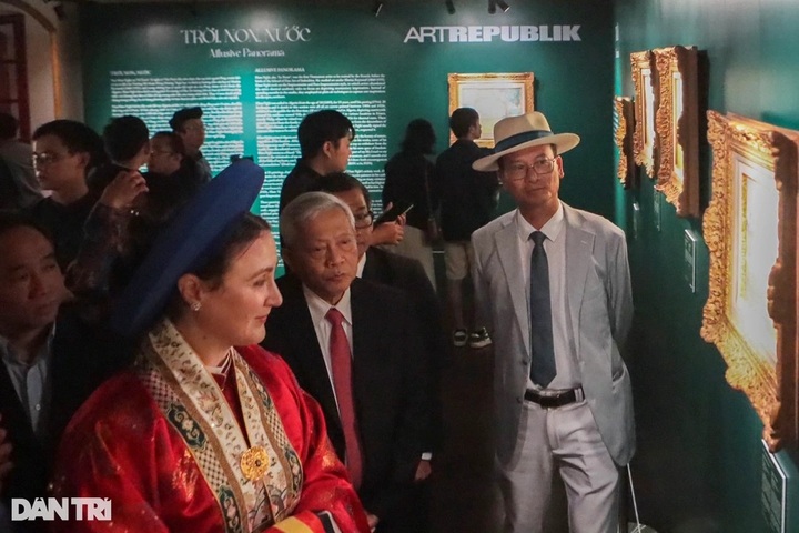 King Ham Nghi's paintings displayed at Hue palace - 1 King Ham Nghi's paintings displayed at Hue palace - 1