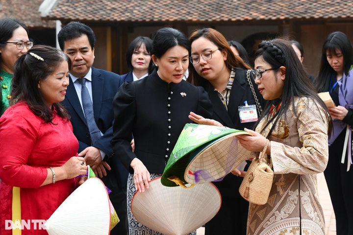 Singaporean PM's wife visits Vietnam Museum of Ethnology - 7 Singaporean PM's wife visits Vietnam Museum of Ethnology - 7