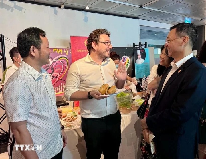 Vietnamese cuisine shines at 2025 Francophonie Food Festival in Singapore - 1 Vietnamese cuisine shines at 2025 Francophonie Food Festival in Singapore - 1