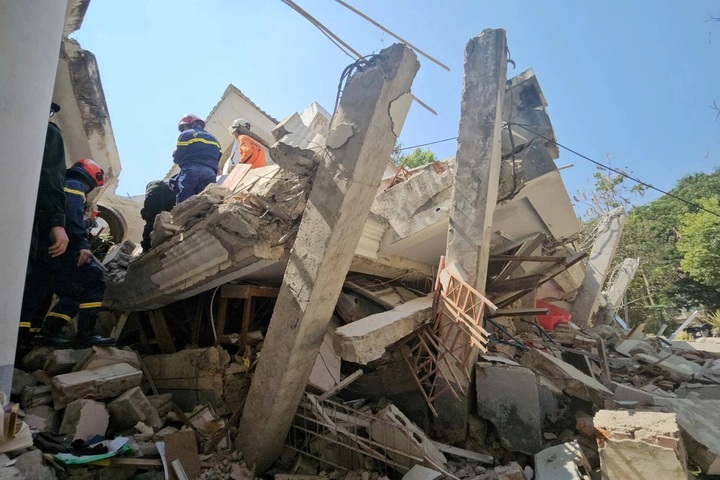 Vietnamese rescue team reaches earthquake site in Myanmar - 1