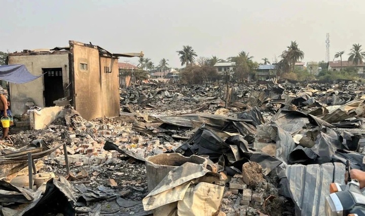 Vietnamese volunteers aid Myanmar earthquake victims - 2