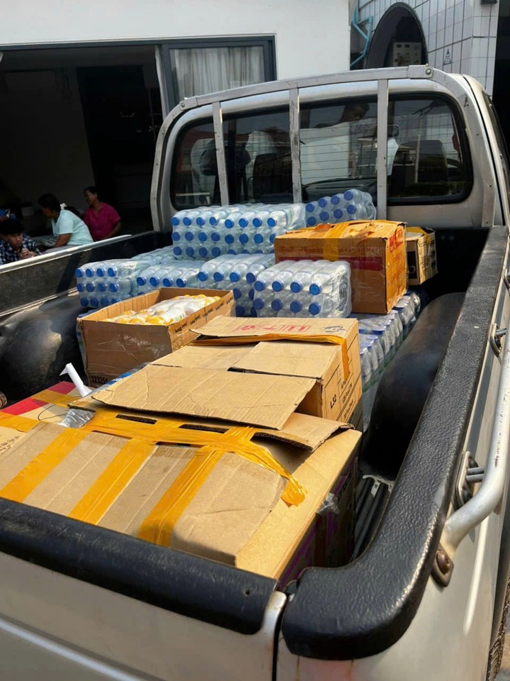 Vietnamese volunteers aid Myanmar earthquake victims - 1