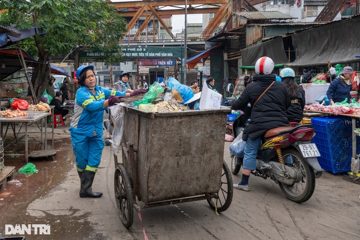 Long Bien Market severely deteriorates - 6 Long Bien Market severely deteriorates - 6