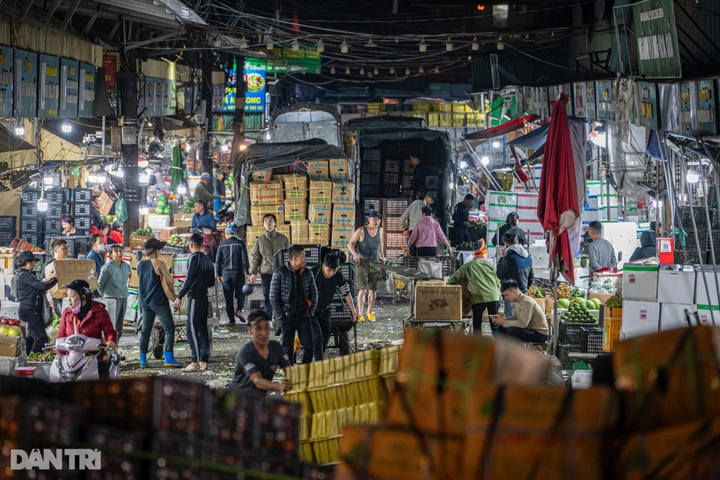 Long Bien Market severely deteriorates - 8 Long Bien Market severely deteriorates - 8