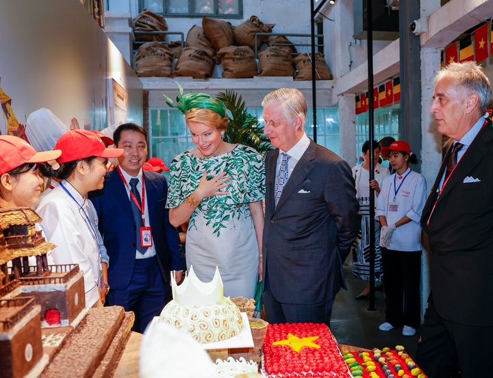 Belgian King and Queen ​visit ​bakery ​vocational ​school in H​C​M City - 1