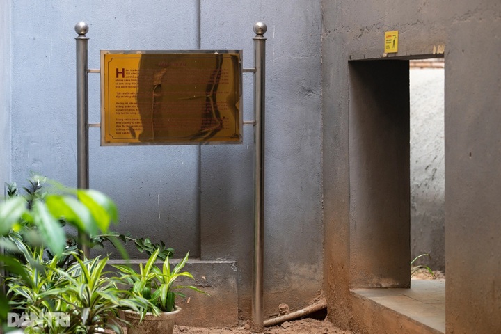 130-year-old bunker hidden by Hoan Kiem Lake - 2 130-year-old bunker hidden by Hoan Kiem Lake - 2