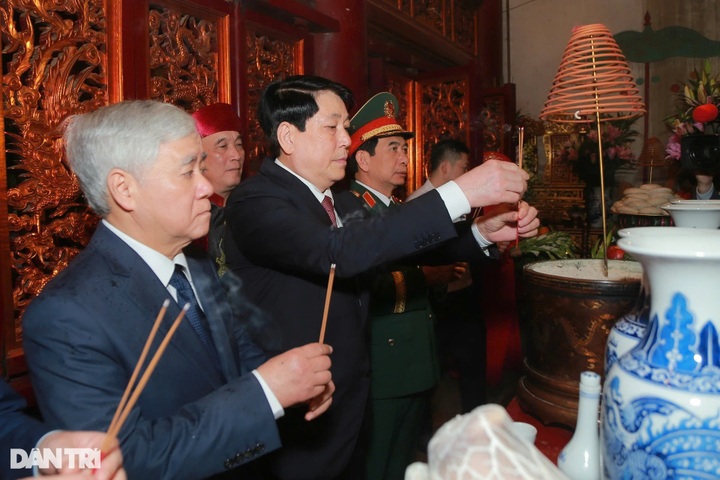State president pays tribute to Hung Kings - 4