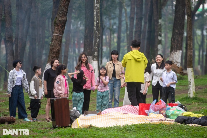 Hanoi national park draws crowds on Hung Kings’ Commemoration break - 8 Hanoi national park draws crowds on Hung Kings’ Commemoration break - 8