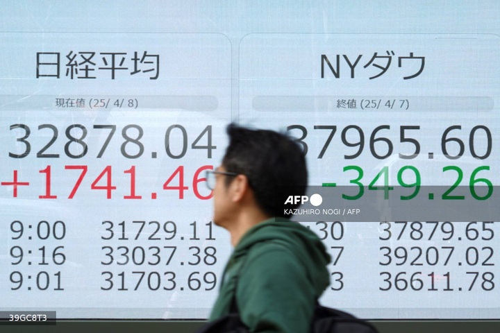 Asian markets stage mild rebound but Trump tariff uncertainty reigns - 1