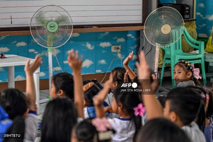 Early holiday, more fans: Philippines schools adapt to climate change - 1
