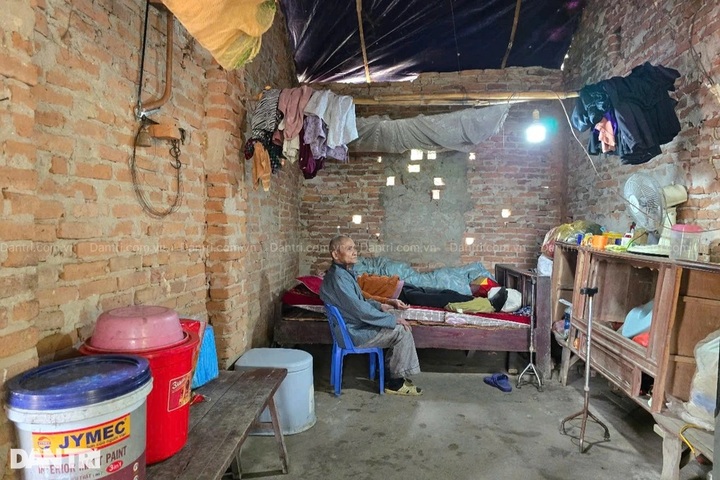 Poor elderly couple in Phu Tho in dire need of support - 2