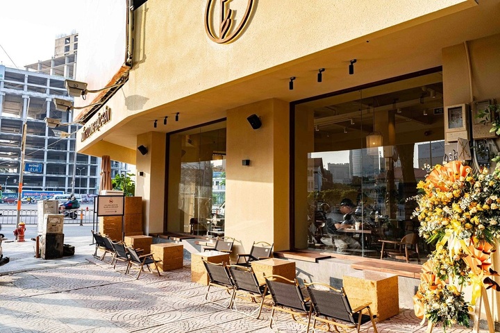 Top cafes in HCM City to watch the National Reunification Day parade - 3 Top cafes in HCM City to watch the National Reunification Day parade - 3