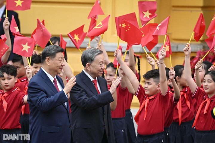 Official welcome ceremony held for top Chinese leader in Hanoi - 5 Official welcome ceremony held for top Chinese leader in Hanoi - 5