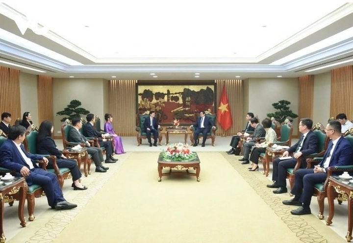 Vietnam pushes for deeper aviation ties with China’s COMAC - 2