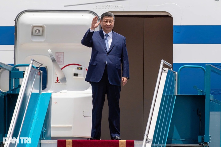 State President Luong Cuong welcomes Chinese President Xi Jinping in Hanoi - 1 State President Luong Cuong welcomes Chinese President Xi Jinping in Hanoi - 1