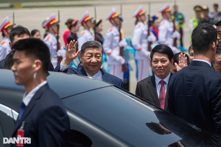 State President Luong Cuong welcomes Chinese President Xi Jinping in Hanoi - 3 State President Luong Cuong welcomes Chinese President Xi Jinping in Hanoi - 3