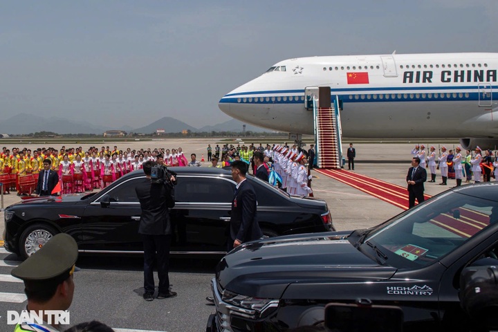 State President Luong Cuong welcomes Chinese President Xi Jinping in Hanoi - 7 State President Luong Cuong welcomes Chinese President Xi Jinping in Hanoi - 7