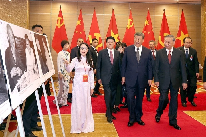 Top Chinese leader pays tribute to President Ho Chi Minh in Hanoi - 3 Top Chinese leader pays tribute to President Ho Chi Minh in Hanoi - 3
