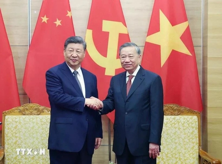 President Xi's visit a new milestone in history of Vietnam-China friendship - 1 President Xi's visit a new milestone in history of Vietnam-China friendship - 1