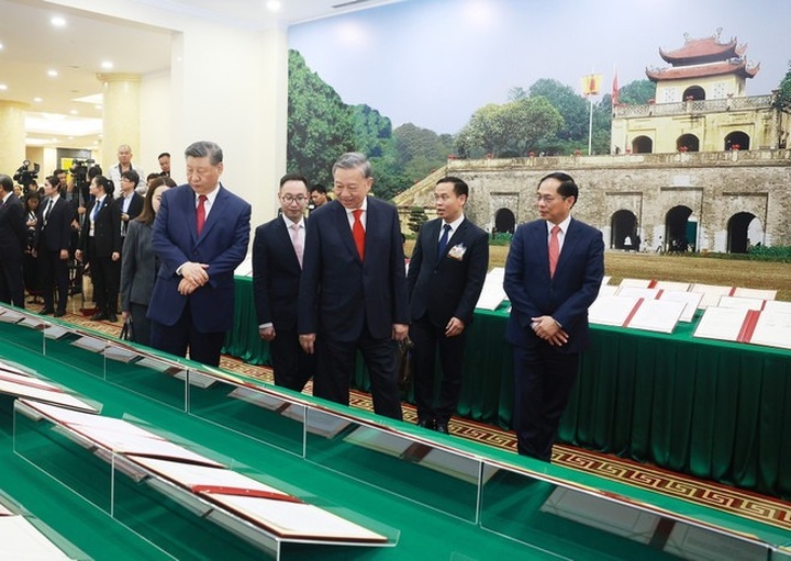 Top leaders of Vietnam, China hold talks in Hanoi - 3 Top leaders of Vietnam, China hold talks in Hanoi - 3