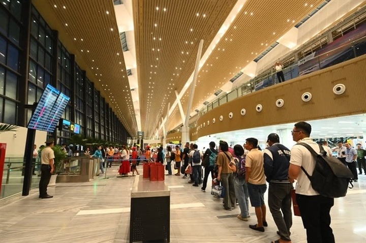 Aviation authority orders inspection after passenger complaints on delays - 1