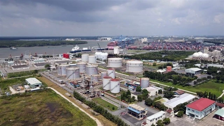 Tariff cuts welcomed but LNG needs policy reforms: experts - 1