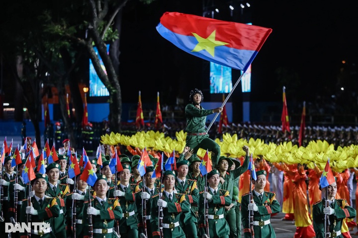 Cambodian and Lao troops join parade rehearsal in HCM City - 1