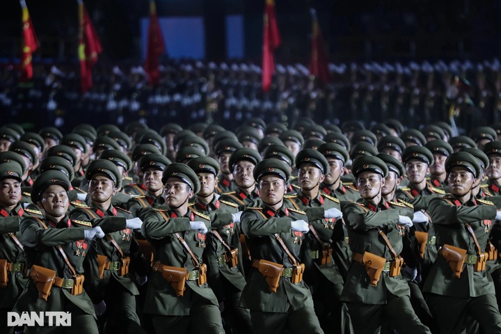 Cambodian and Lao troops join parade rehearsal in HCM City - 4