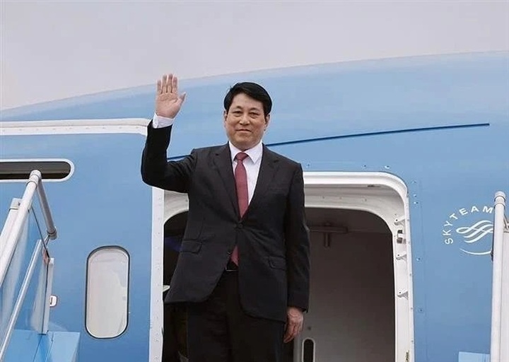 State President leaves for state visit to Laos - 1 State President leaves for state visit to Laos - 1