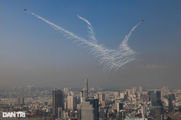 Vietnam holds grand parade to mark 50 years of national reunification - 10 Vietnam holds grand parade to mark 50 years of national reunification - 10
