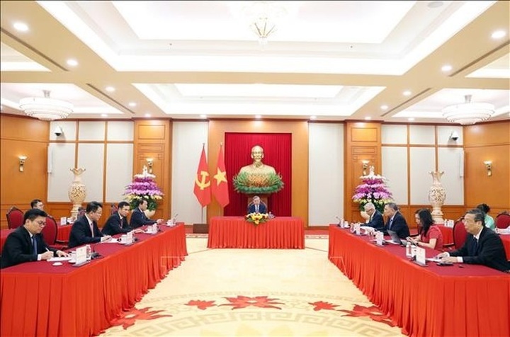 Party chief holds phone talks with European Council President - 2 Party chief holds phone talks with European Council President - 2