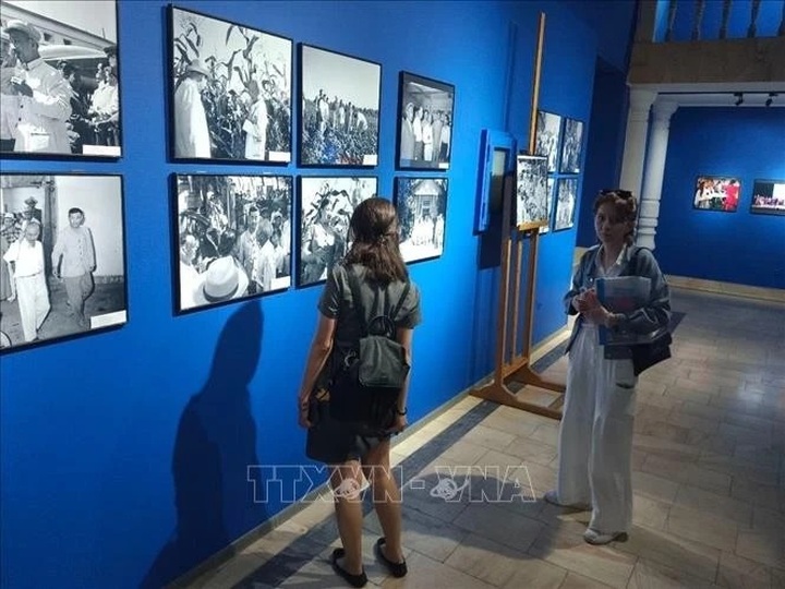 Photo exhibition features Uzbekistan – Vietnam friendship - 1