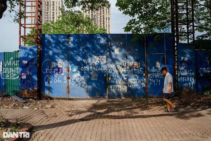 Many parks in Hanoi abandoned for years - 2