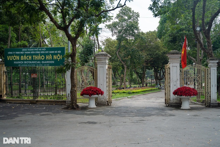 Many parks in Hanoi abandoned for years - 7