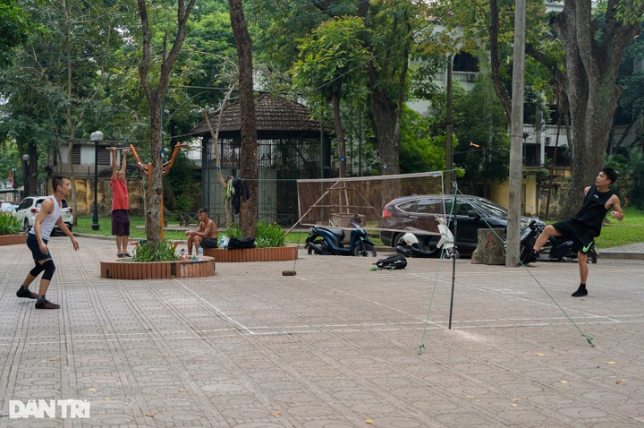 Many parks in Hanoi abandoned for years - 8