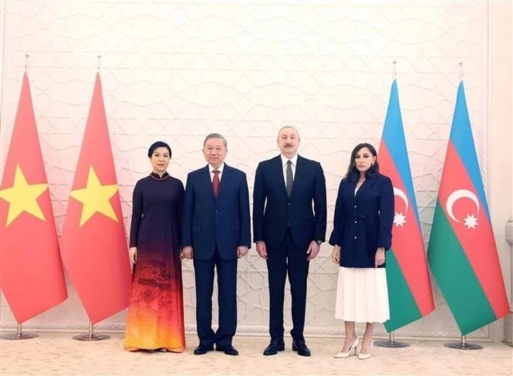Official welcome ceremony held in Baku for Vietnamese Party chief - 1 Official welcome ceremony held in Baku for Vietnamese Party chief - 1
