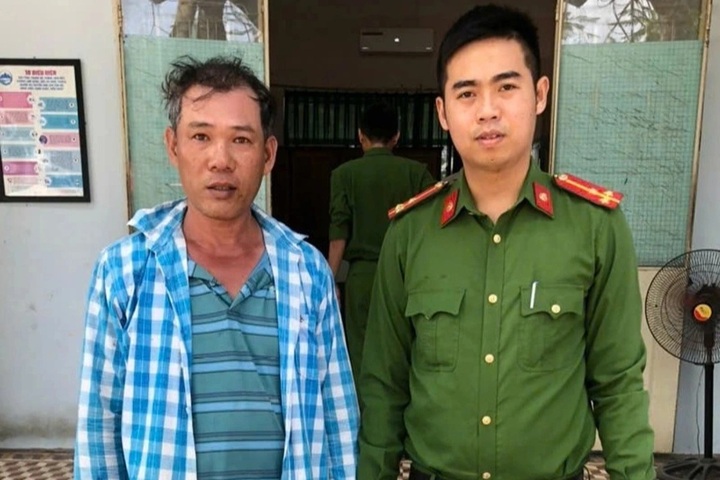 Ammunition cache discovered during house foundation work in Danang - 2