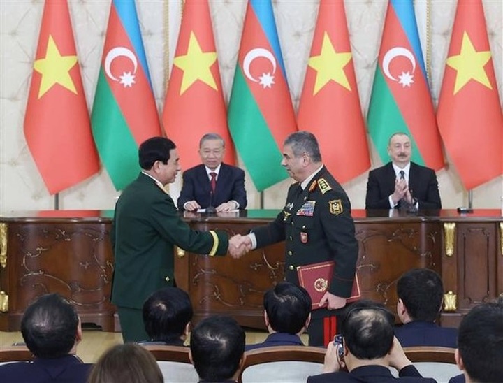 Vietnam, Azerbaijan issue joint statement - 2