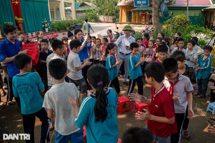 Over 200 students in Nghe An receive free Hepatitis B screenings - 5 Over 200 students in Nghe An receive free Hepatitis B screenings - 5