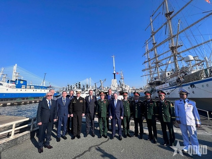 Russia hands over research vessel "Professor Gagarinsky" to Vietnam - 2 Russia hands over research vessel "Professor Gagarinsky" to Vietnam - 2
